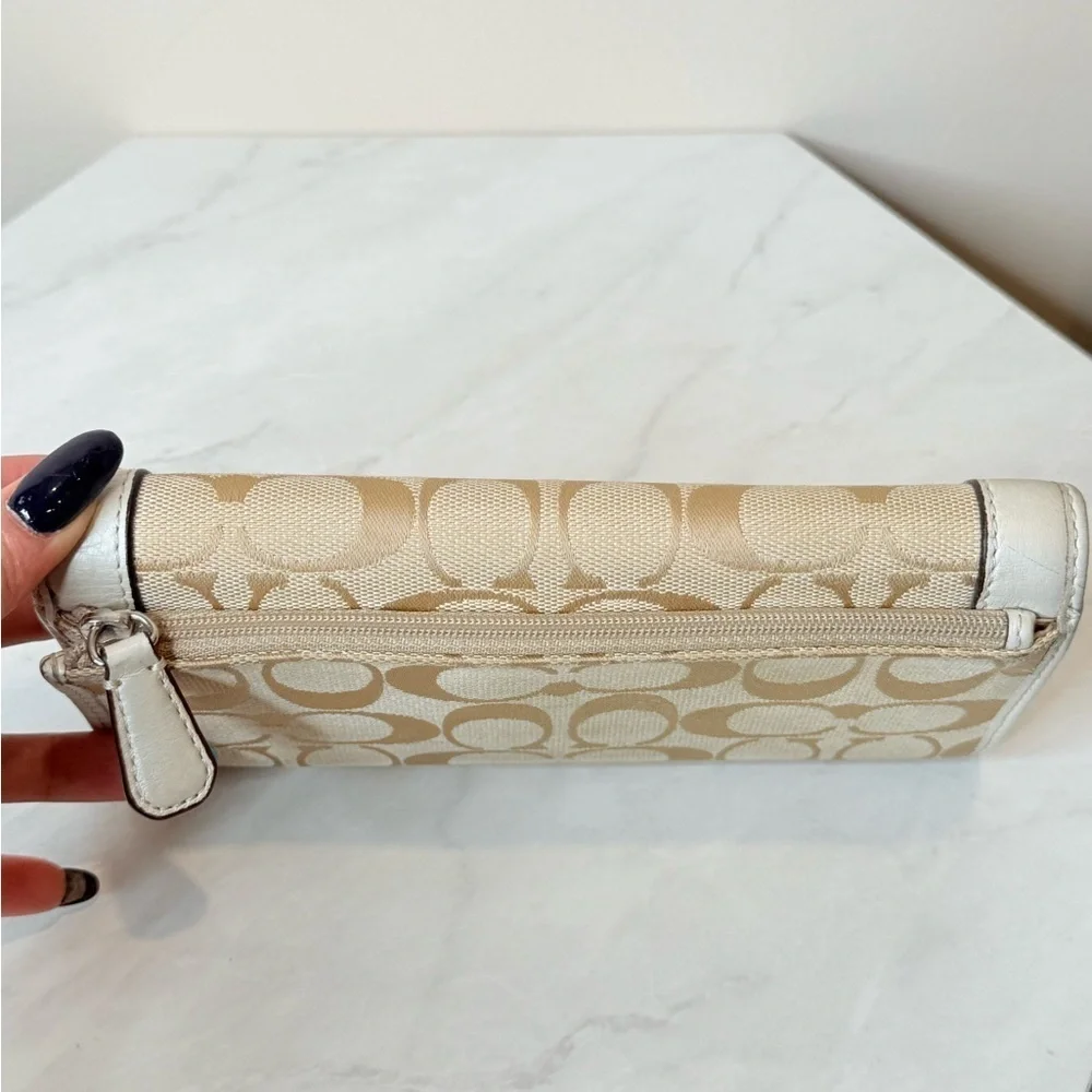 Coach chic wallet